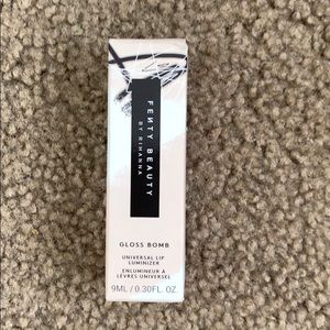 Fenty by Rihanna gloss bomb lip luminizer